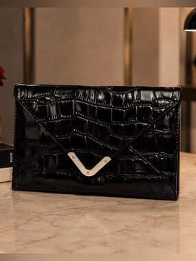 Forever 21 crocodile embossed black pleather envelope clutch bag